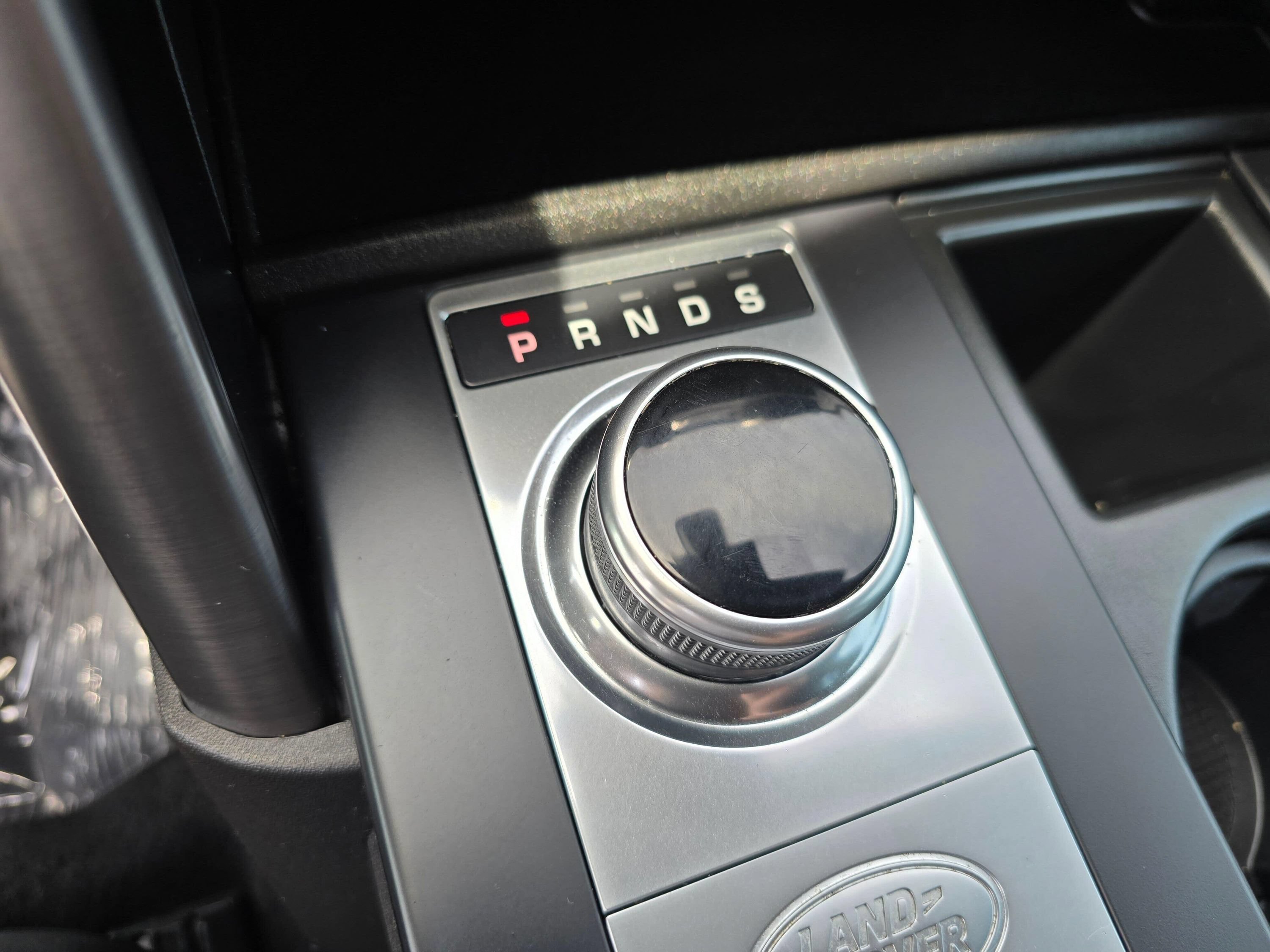 Used 2020 Land Rover Discovery Landmark AWD/4WD image 16