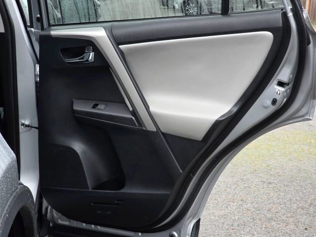 Used 2018 Toyota RAV4 XLE image 29