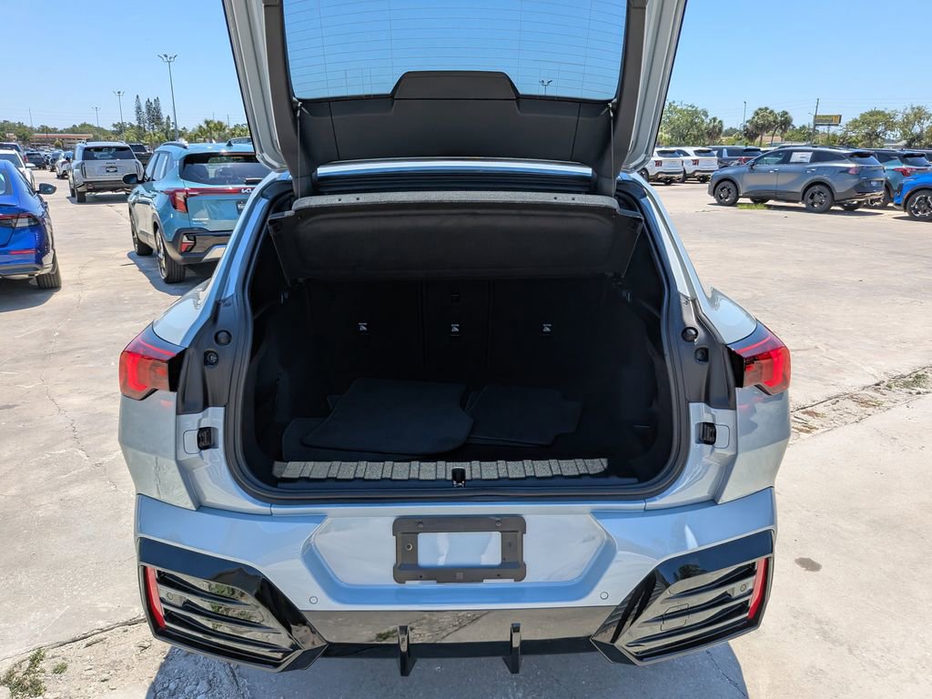Used 2025 BMW X2 xDrive28i w/ M Sport Package AWD/4WD image 12