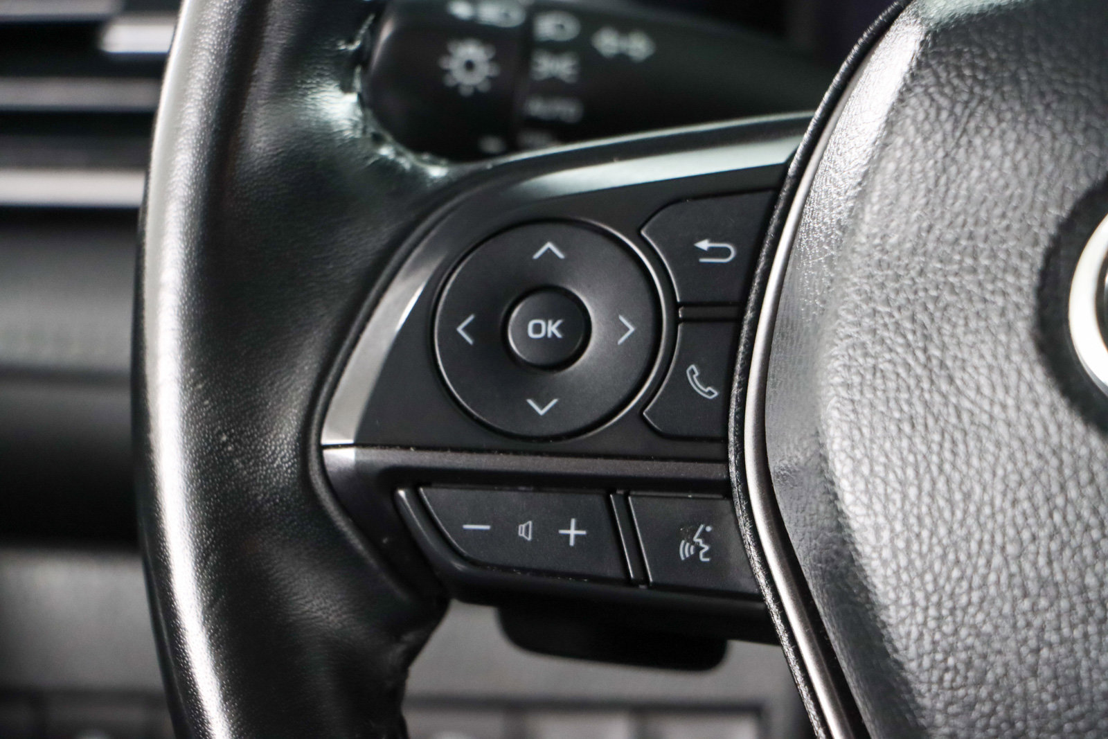 Used 2024 Toyota Camry SE image 13