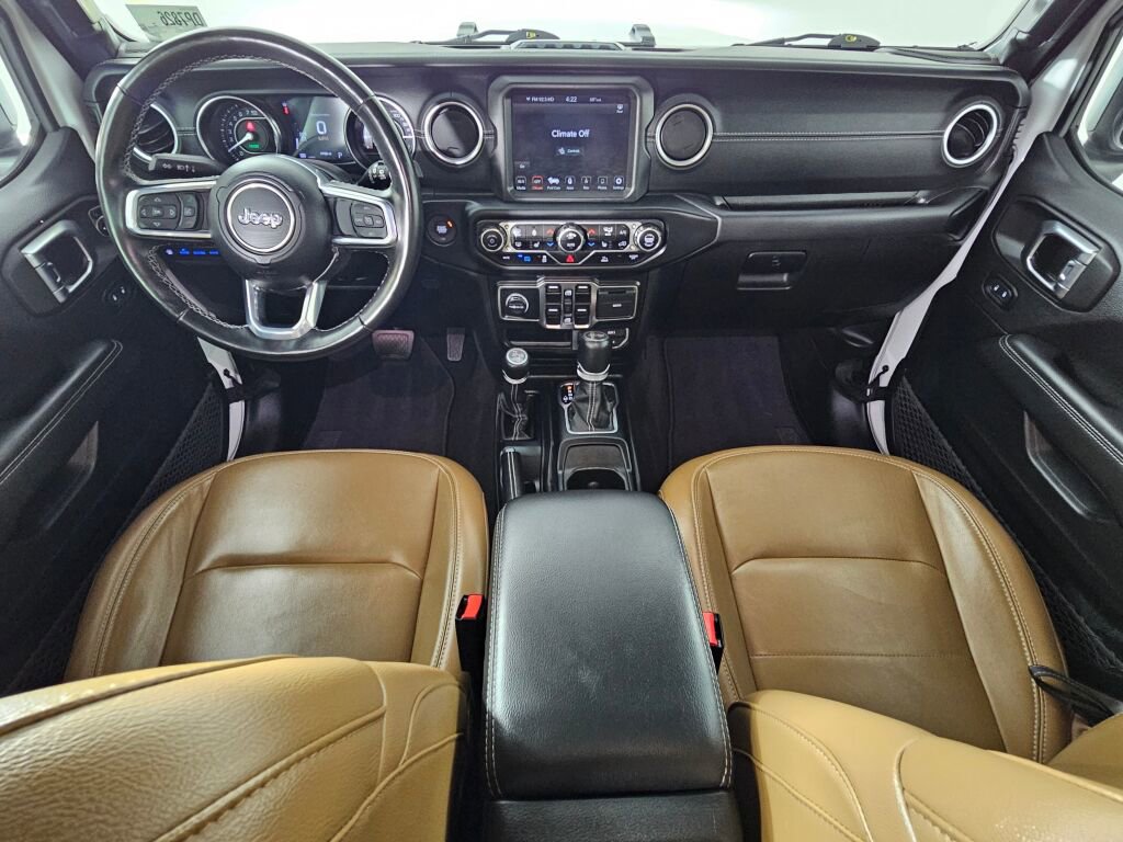 Used 2023 Jeep Wrangler Unlimited Sahara w/ Cold Weather Group AWD/4WD image 21