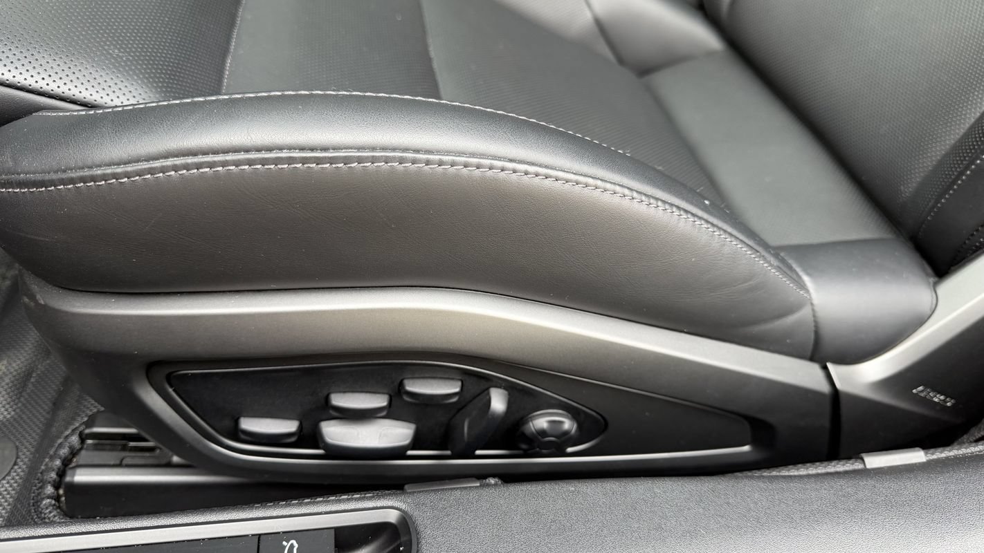 Used 2024 Porsche 911 Carrera RWD image 43