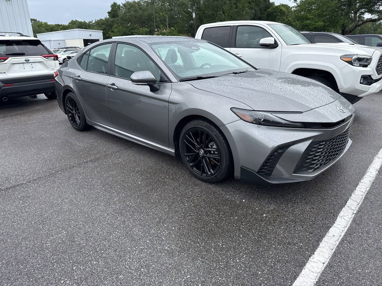 Used 2025 Toyota Camry SE w/ Multimedia Upgrade Package FWD image 5