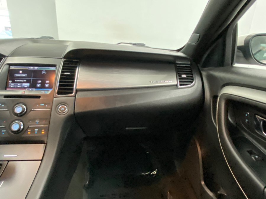 Used 2015 Ford Taurus SEL w/ Equipment Group 201A FWD image 26