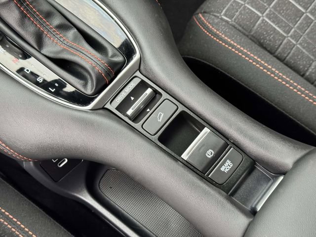 Certified 2025 Honda HR-V Sport image 28