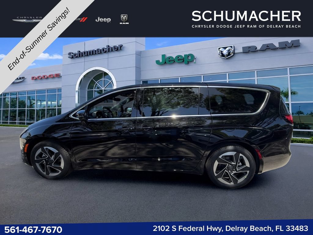 New 2027 Chrysler Pacifica Limited FWD image 4