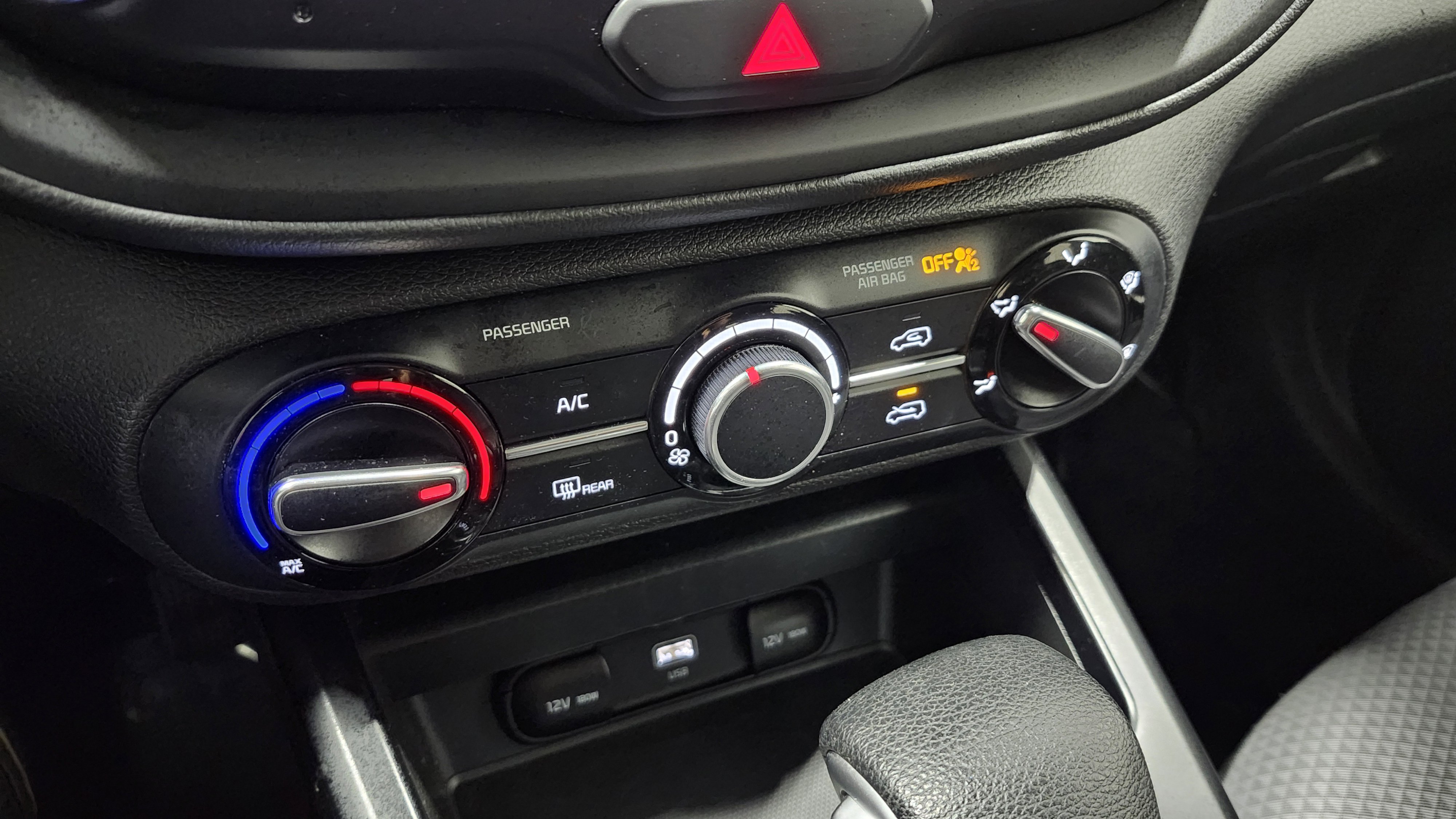 Used 2024 Kia Soul LX w/ Option Group 015 image 28