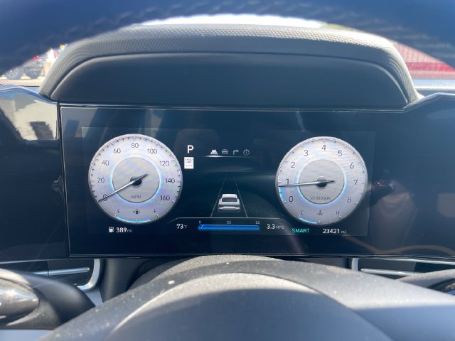Used 2025 Hyundai Elantra Limited FWD image 9