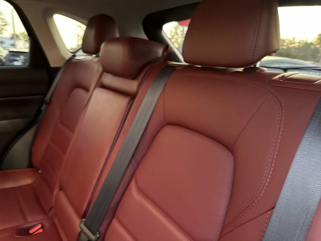 Certified 2023 MAZDA CX-5 Carbon Edition image 18