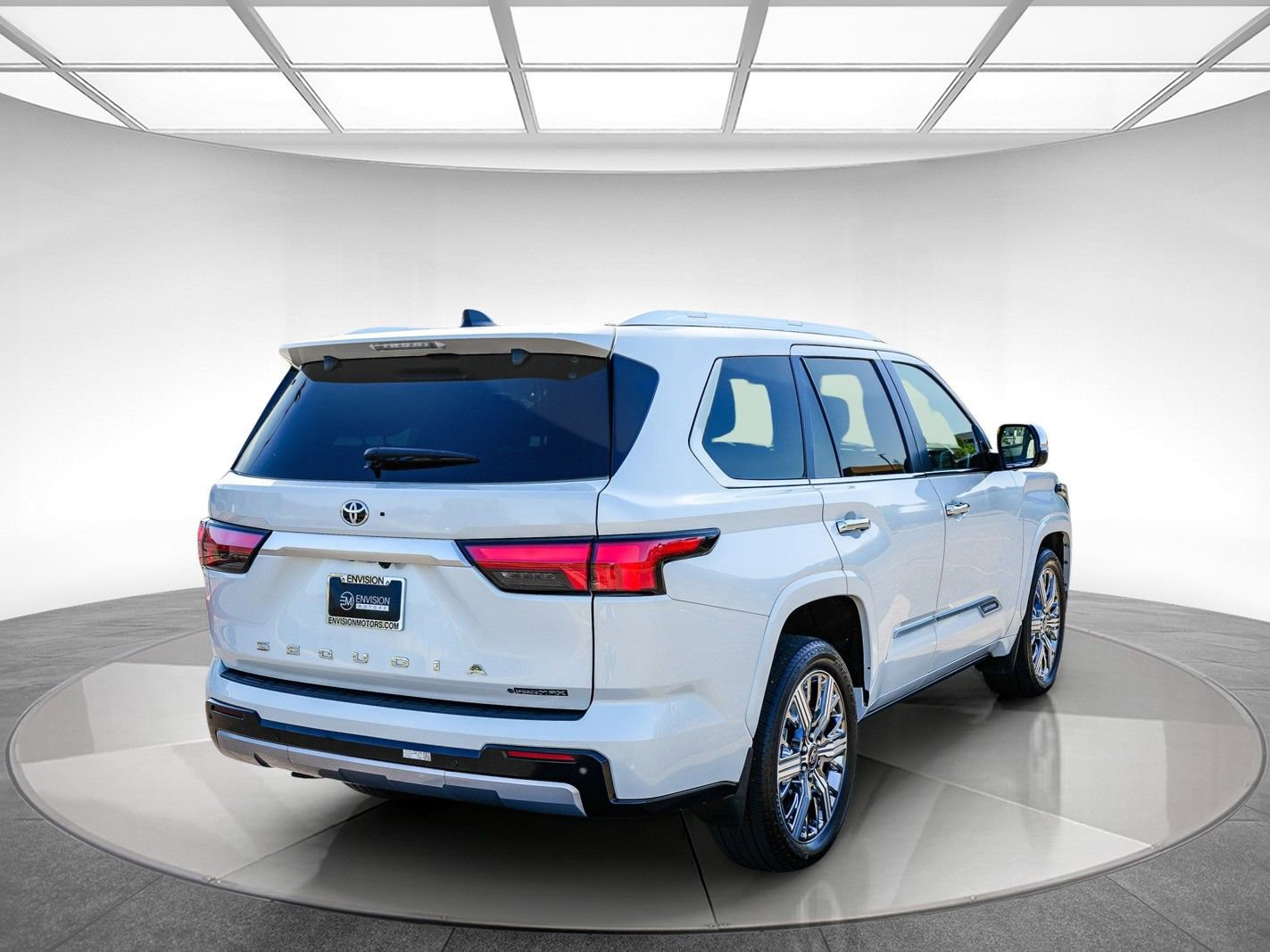 Used 2025 Toyota Sequoia Capstone AWD/4WD image 4