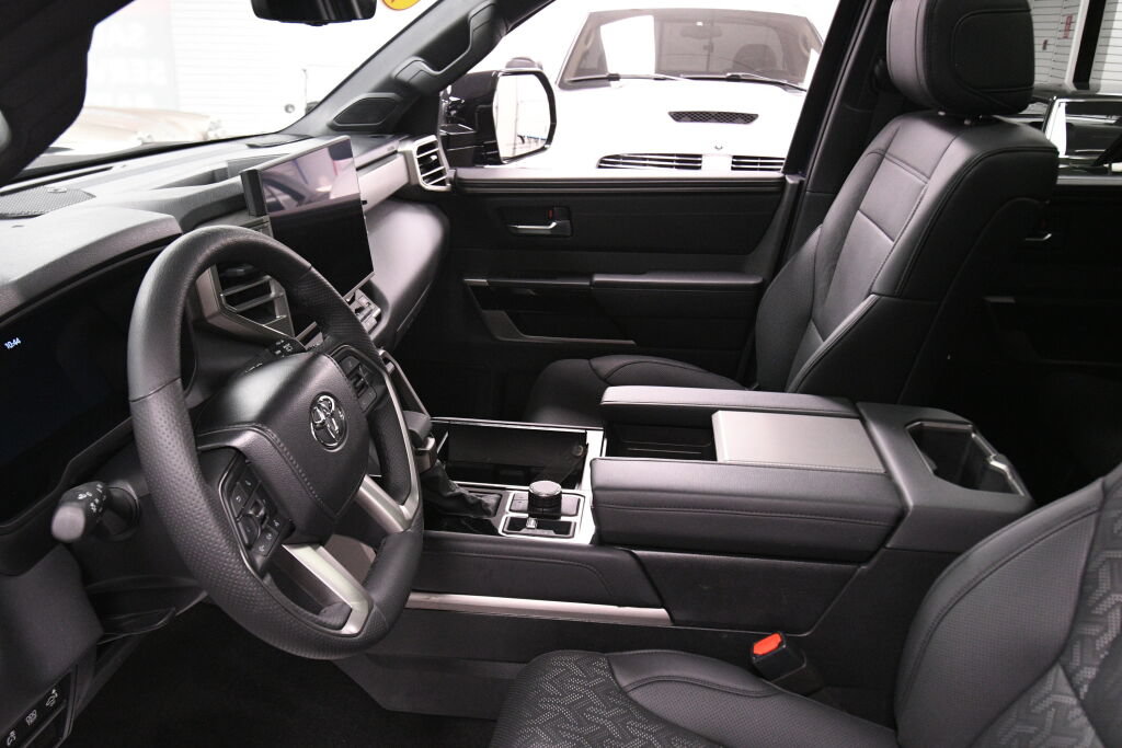Certified 2025 Toyota Sequoia Limited w/ Tow Technology Package AWD/4WD image 21