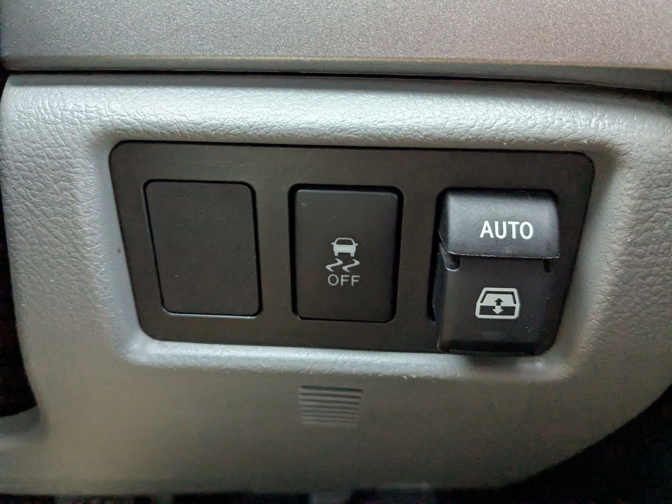 Used 2013 Toyota Sequoia Limited image 33