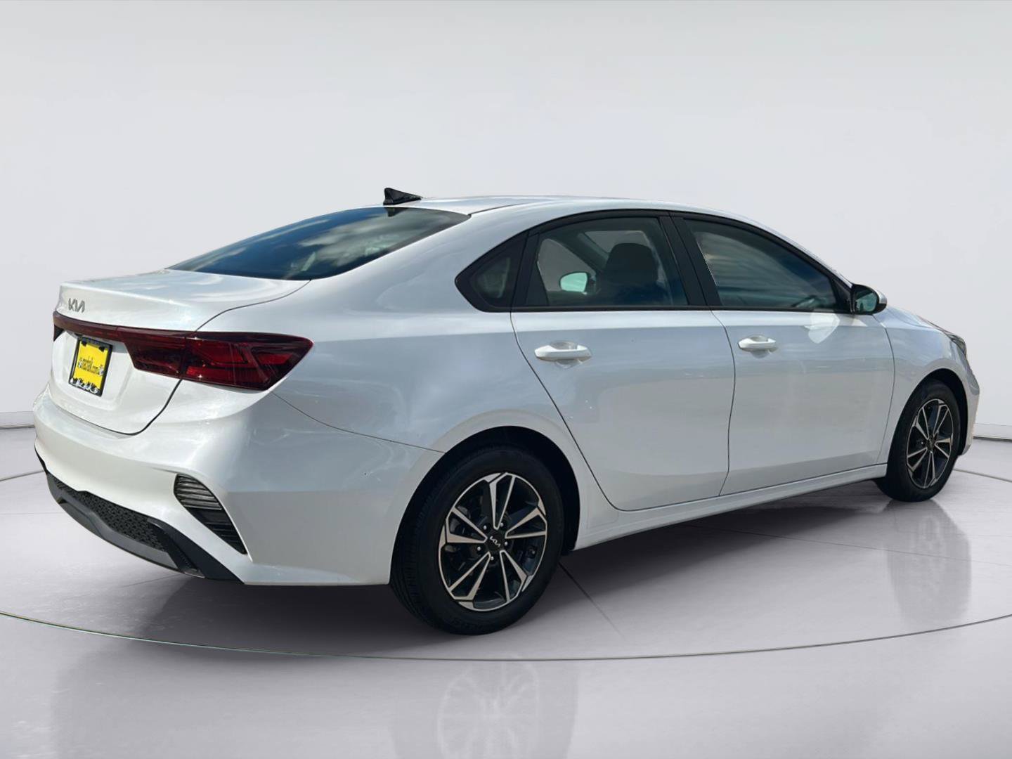 Used 2024 Kia Forte LXS FWD image 4