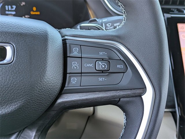 New 2025 Jeep Grand Cherokee Limited w/ Black Appearance Package image 27