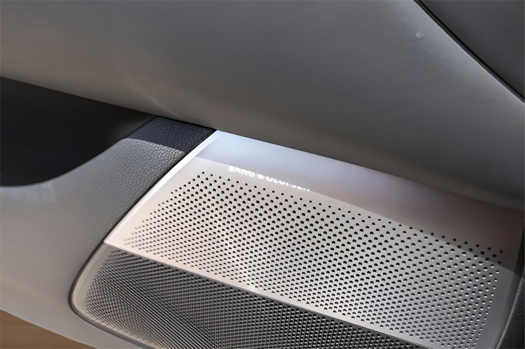 Used 2025 Genesis G90 3.5T image 25