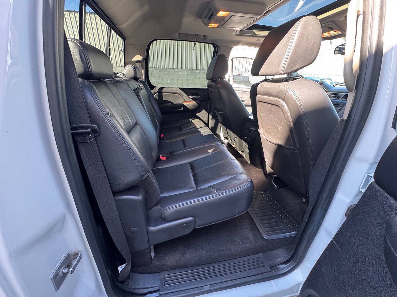 Used 2007 GMC Sierra 3500 SLT w/ Entertainment Package AWD/4WD image 42