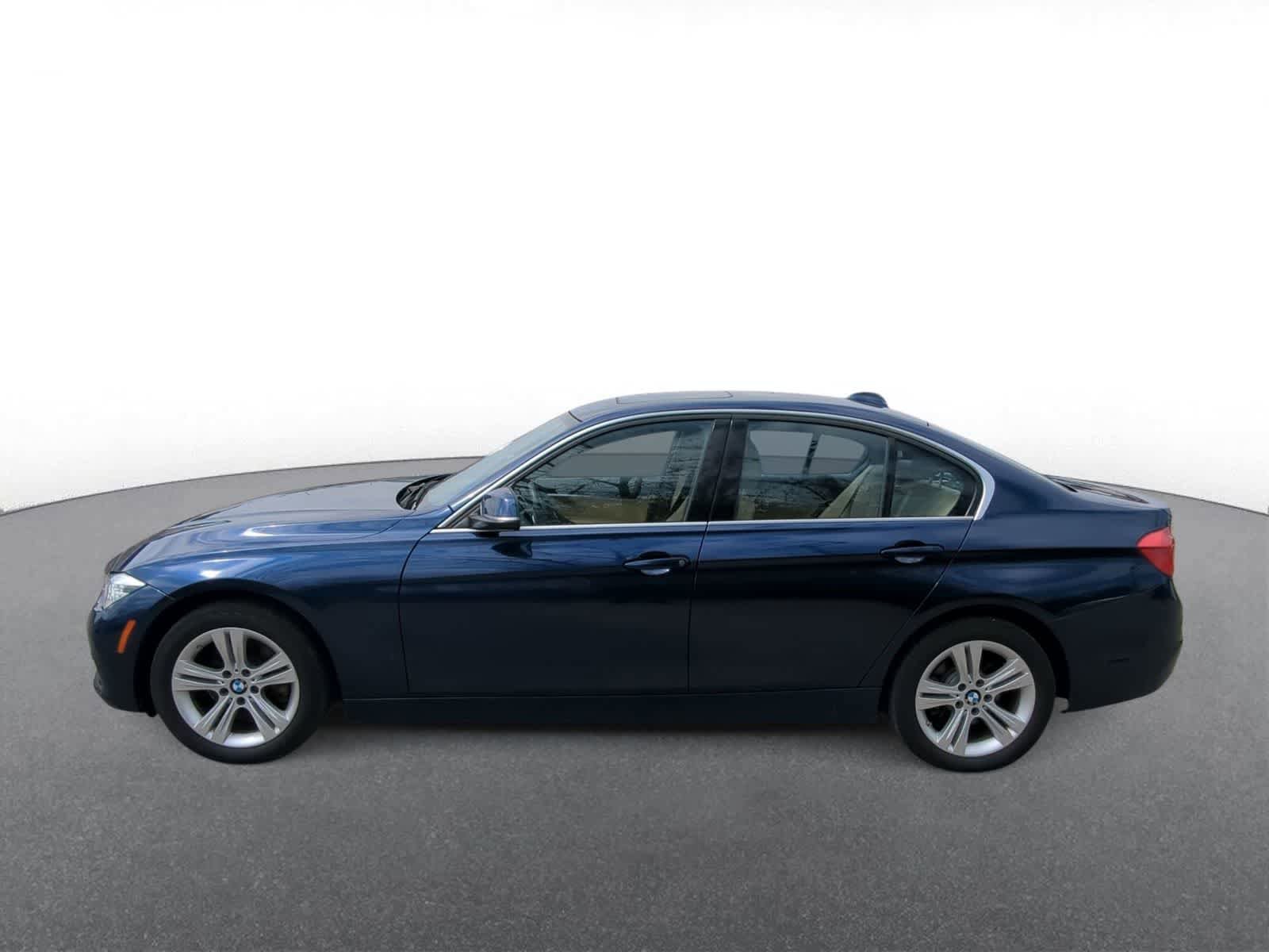 Used 2018 BMW 330i xDrive Sedan w/ Convenience Package AWD/4WD image 5