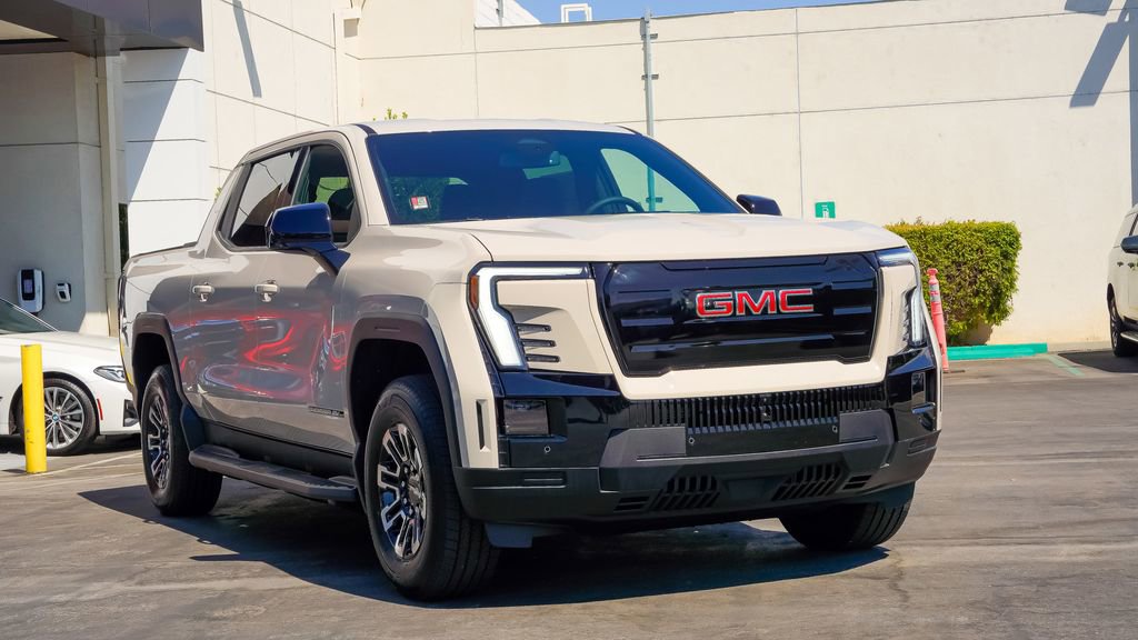 Used 2026 GMC Sierra EV Elevation image 6
