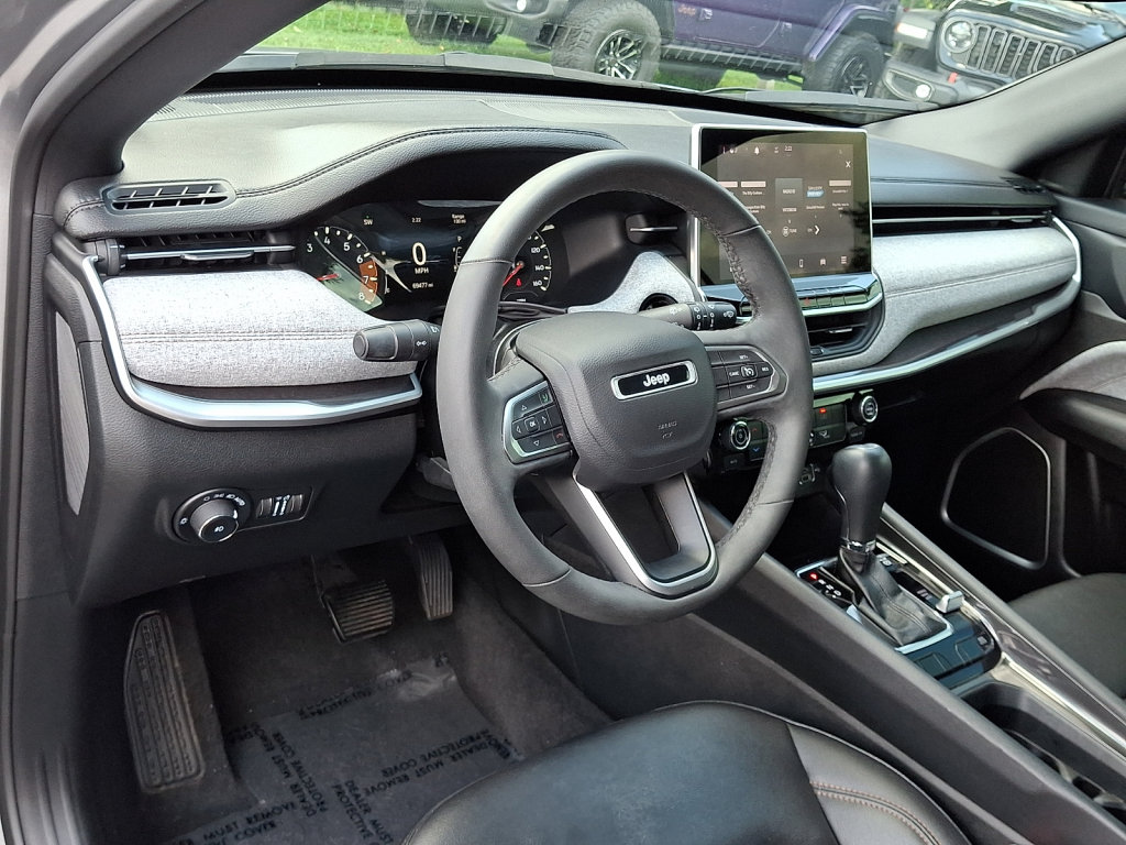 Used 2023 Jeep Compass Latitude AWD/4WD image 25