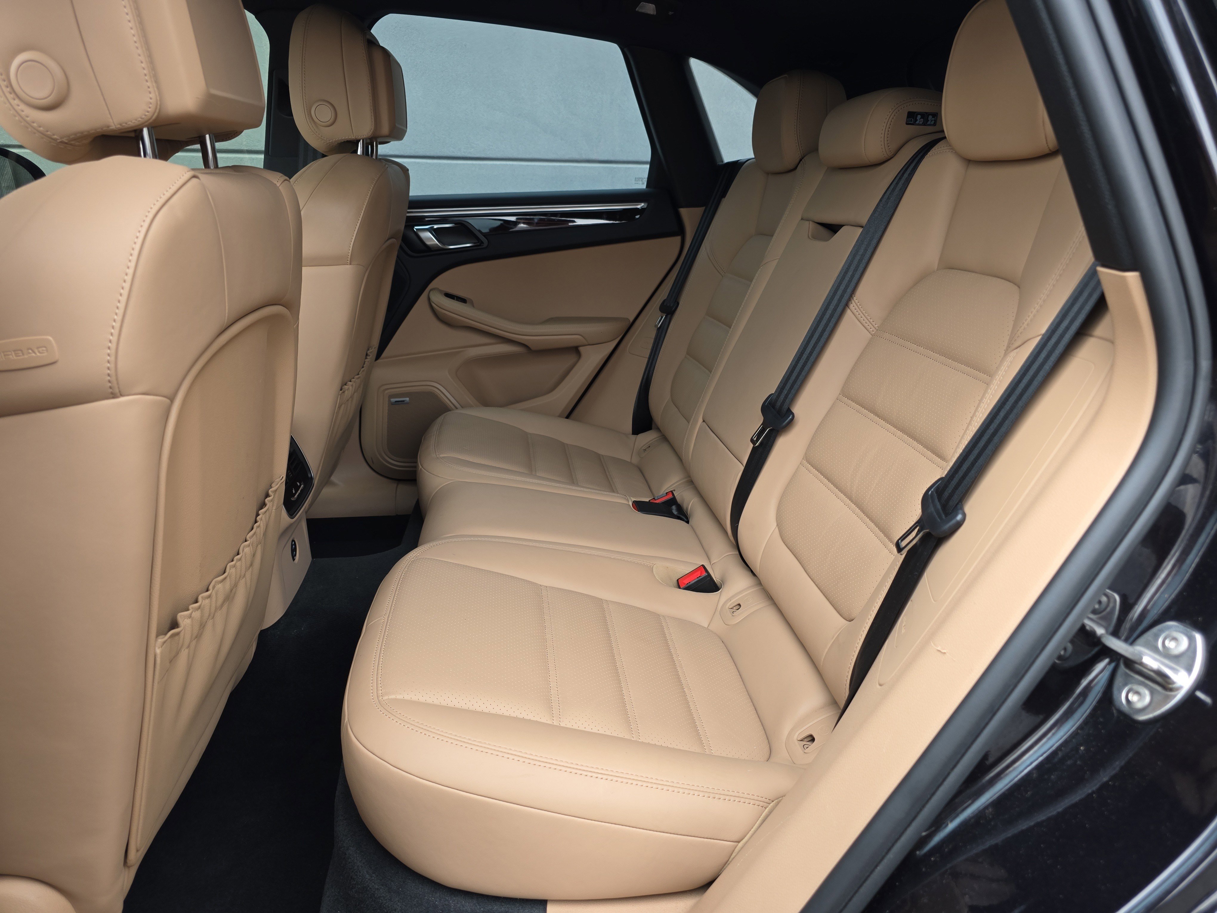 Used 2022 Porsche Macan AWD/4WD image 14