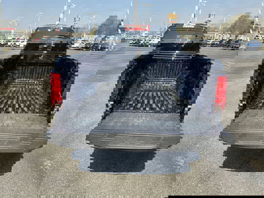 Used 2024 Chevrolet Colorado W/T image 21