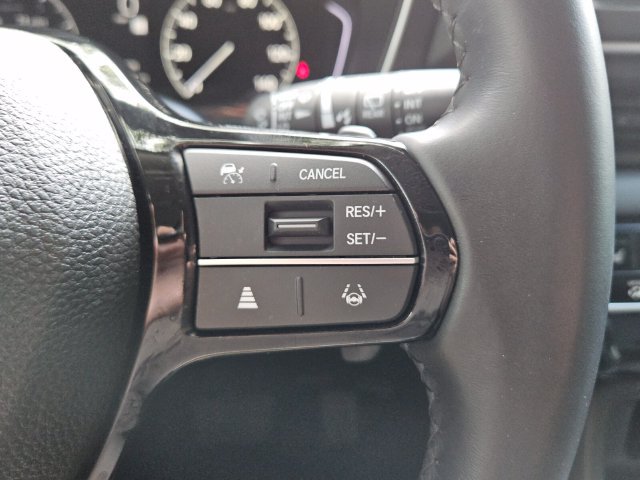Used 2025 Honda Pilot Touring image 25