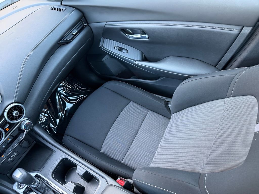 Used 2023 Nissan Sentra SV FWD image 17