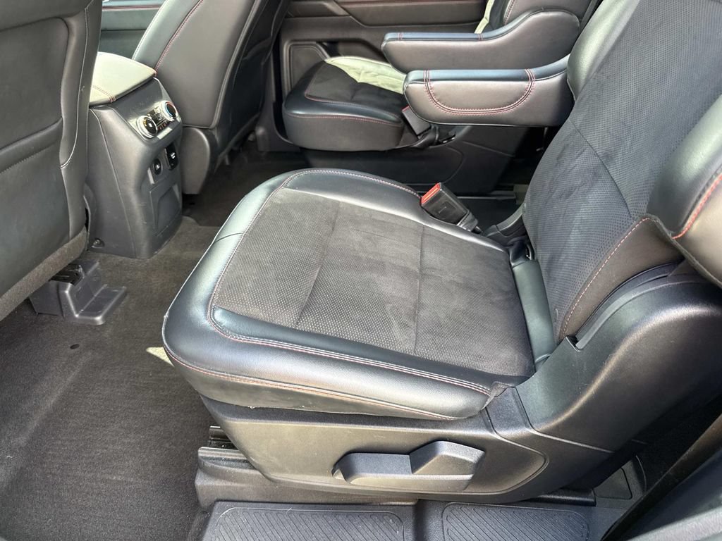 Used 2025 Ford Explorer ST AWD/4WD image 15