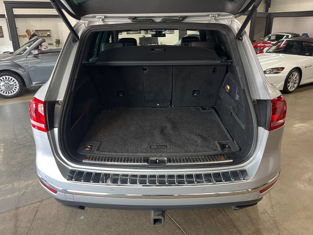 Used 2017 Volkswagen Touareg Wolfsburg Edition AWD/4WD image 54