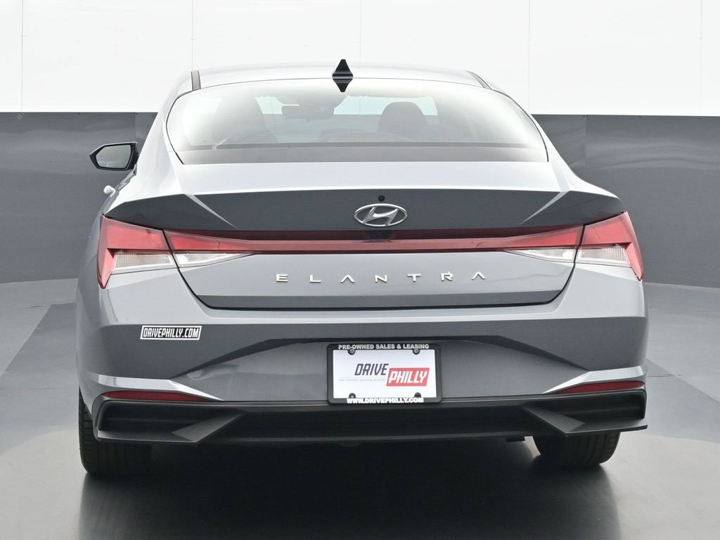Used 2023 Hyundai Elantra SEL w/ Convenience Package image 5