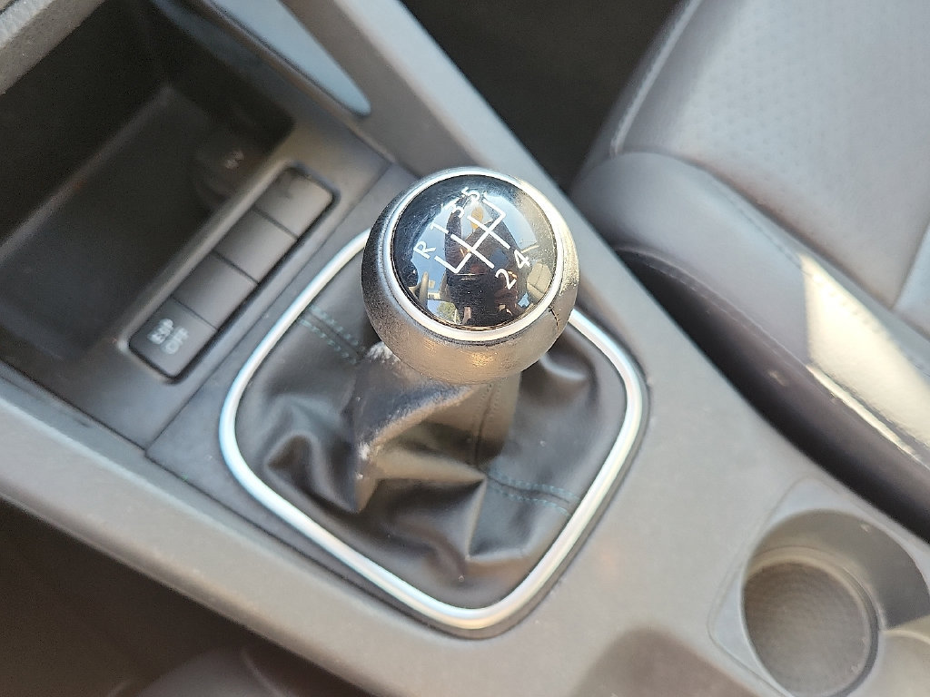Used 2009 Volkswagen Jetta SE FWD image 18
