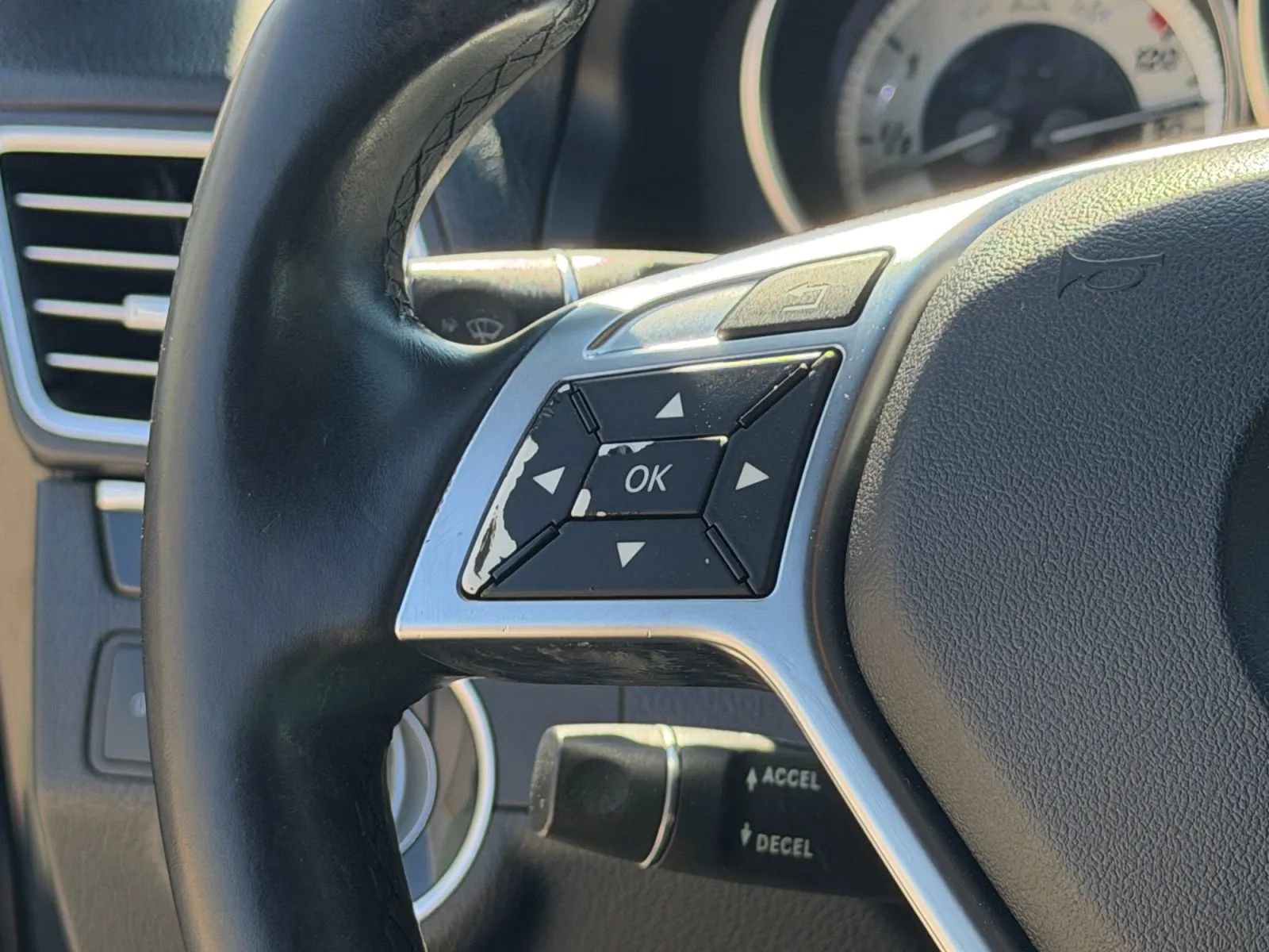 Used 2017 Mercedes-Benz E 400 4MATIC Coupe image 24