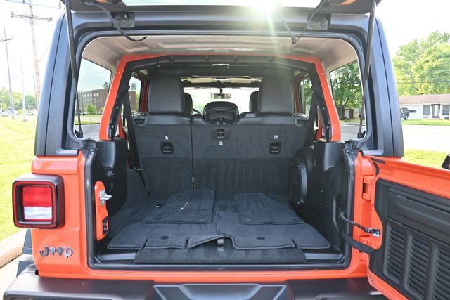 Used 2023 Jeep Wrangler Unlimited Rubicon w/ Cold Weather Group AWD/4WD image 22