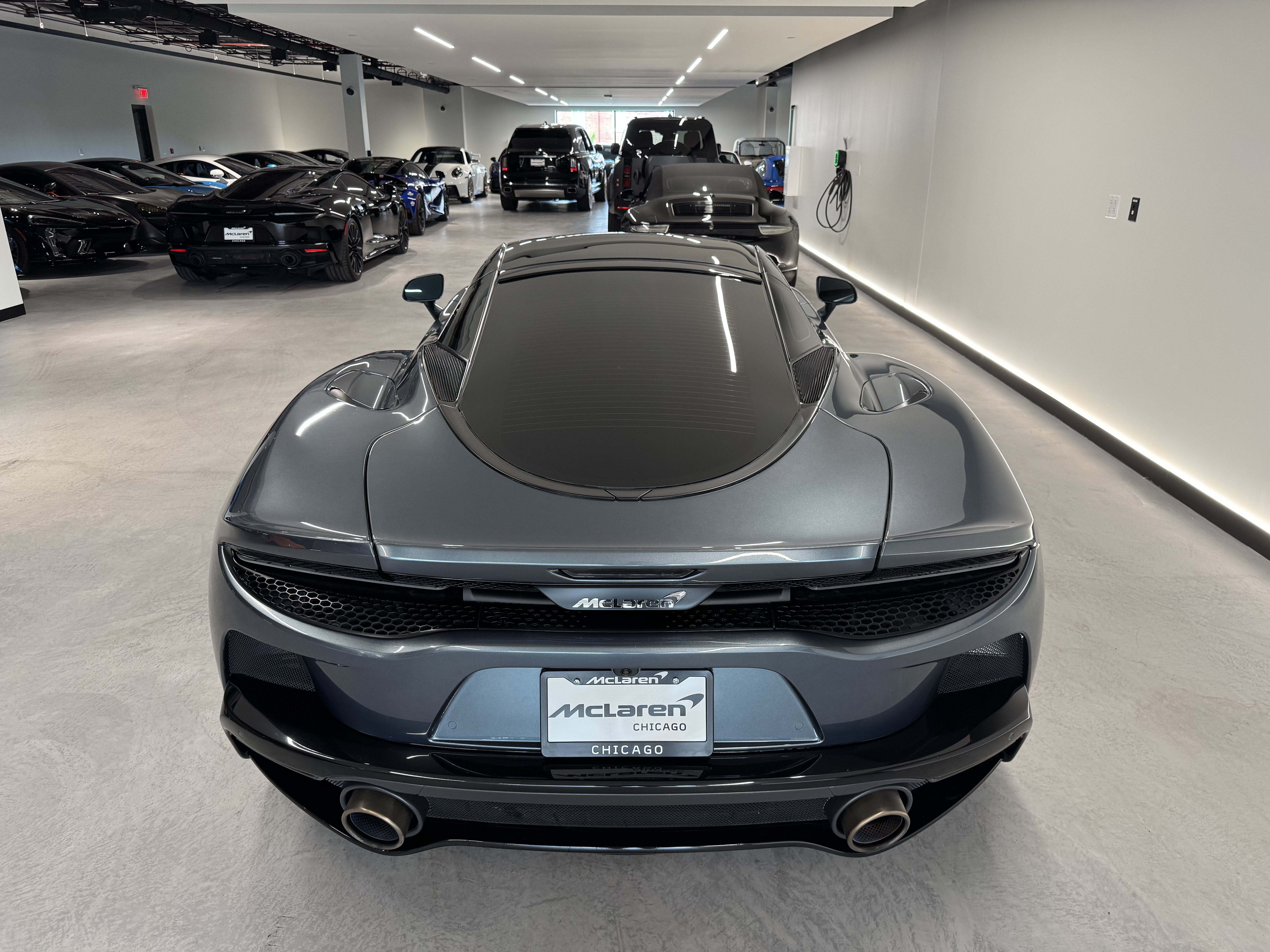 Used 2023 McLaren GT RWD image 3