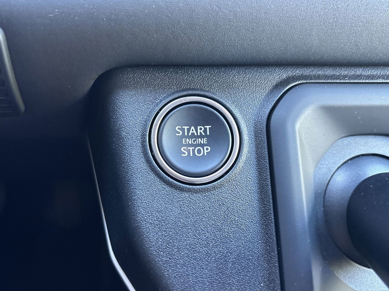 Certified 2025 Land Rover Defender 110 S image 26