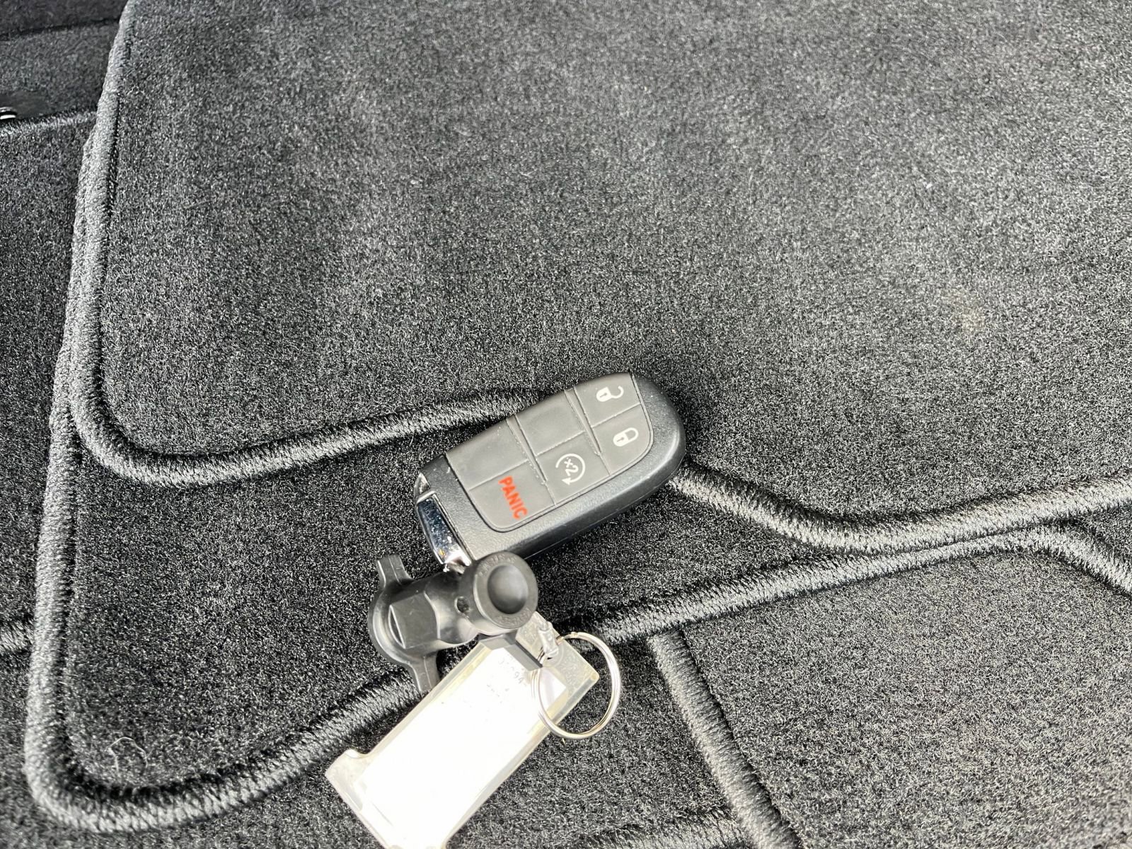 Used 2025 Jeep Compass Limited image 22