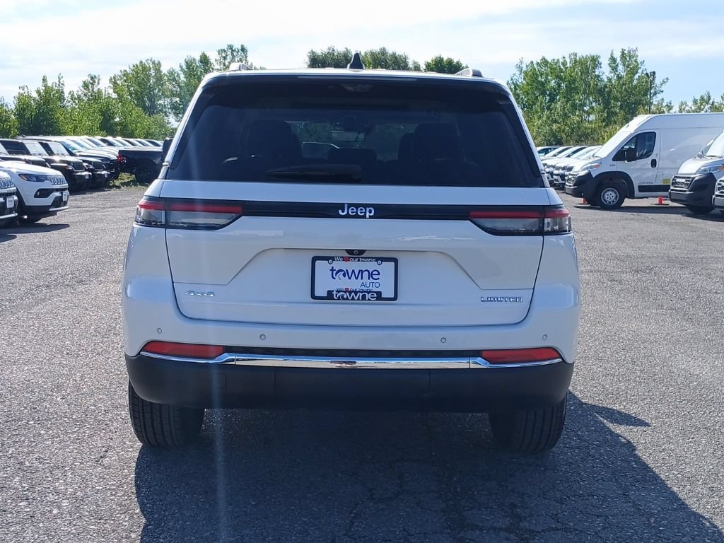 Used 2023 Jeep Grand Cherokee Limited w/ Luxury Tech Group II AWD/4WD image 8