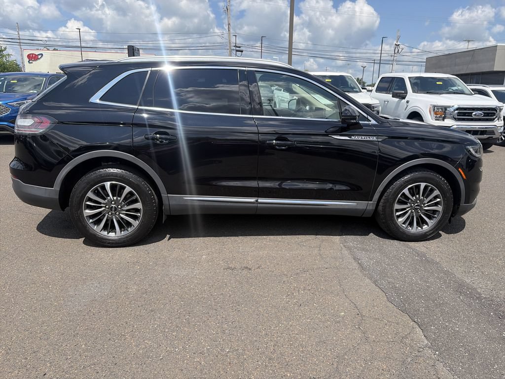 Certified 2023 Lincoln Nautilus Reserve AWD/4WD image 15