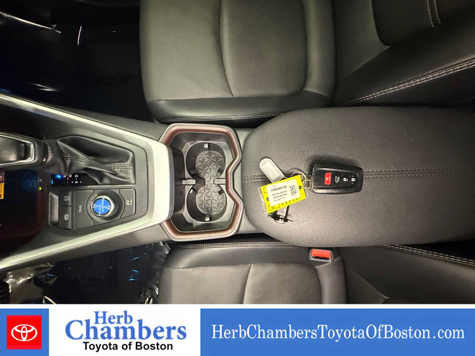 Used 2022 Toyota RAV4 Limited AWD/4WD image 12
