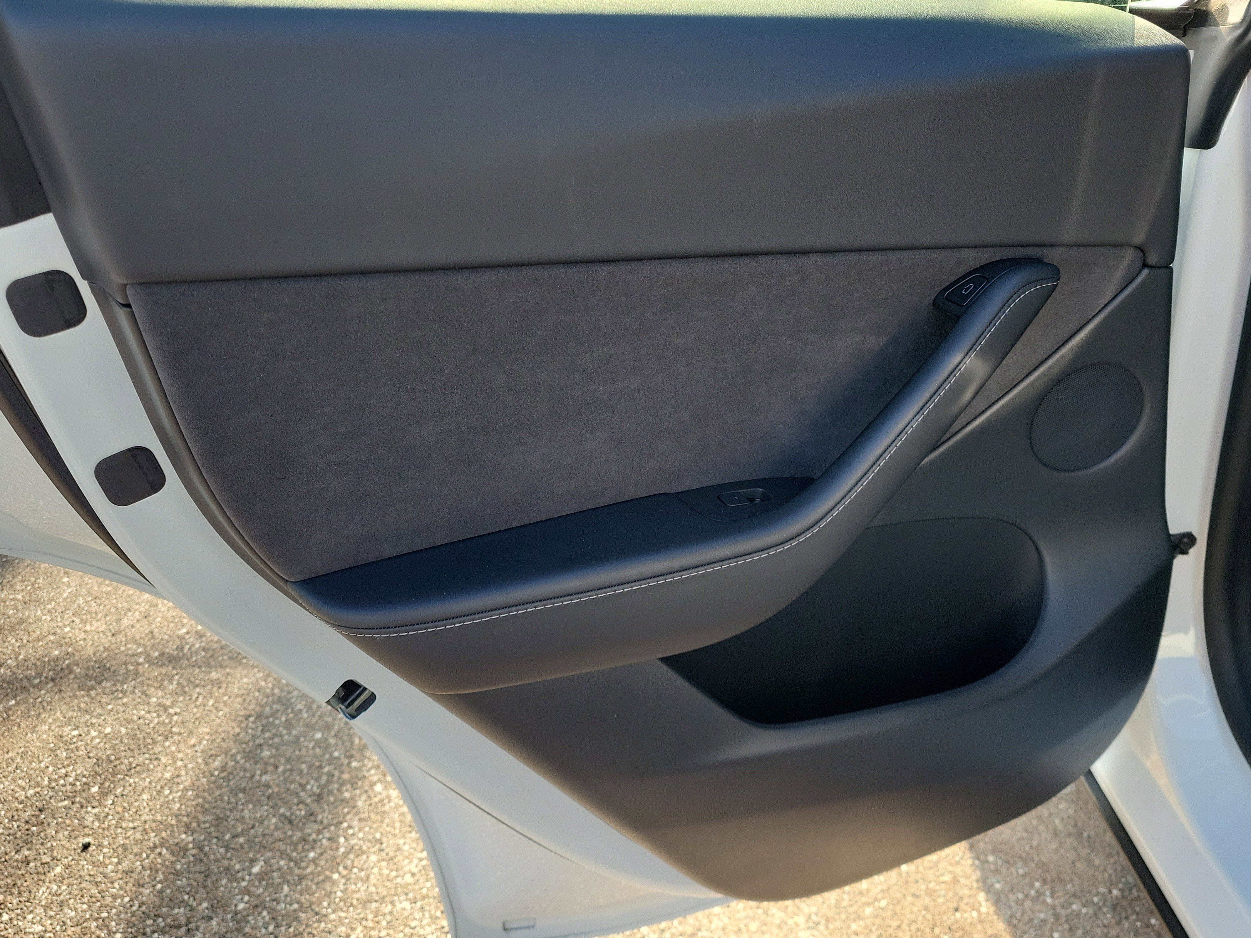 Used 2021 Tesla Model Y Long Range image 12