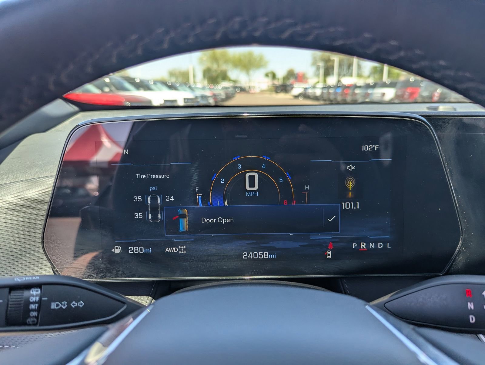 Used 2025 Chevrolet Equinox LT AWD/4WD image 29