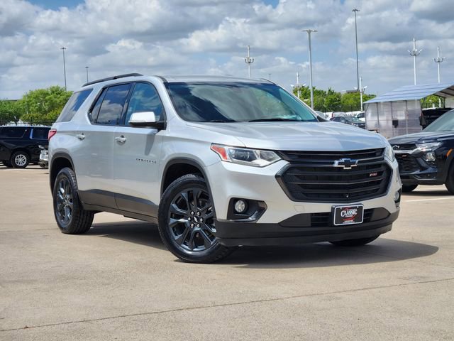 Used 2021 Chevrolet Traverse RS w/ LPO, Floor Liner Package FWD image 2