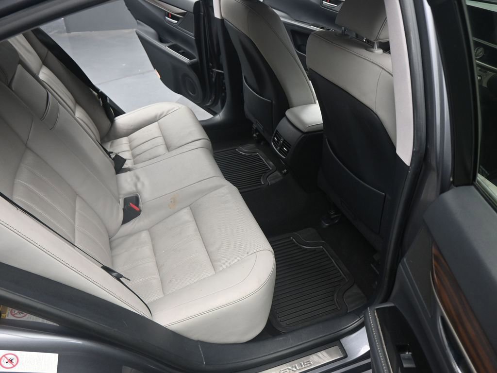 Used 2017 Lexus ES 300h image 16