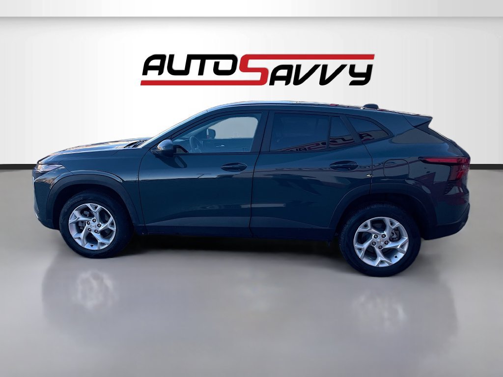 Used 2025 Chevrolet Trax LS w/ LS Convenience Package FWD image 4