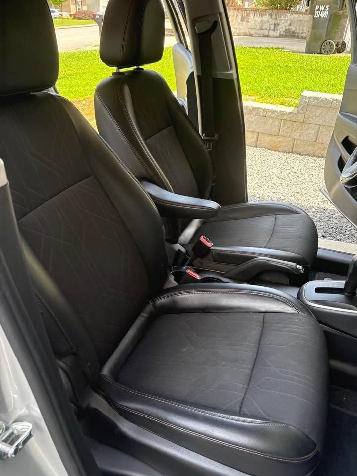 Used 2020 Chevrolet Trax LT w/ LT Convenience Package FWD image 13