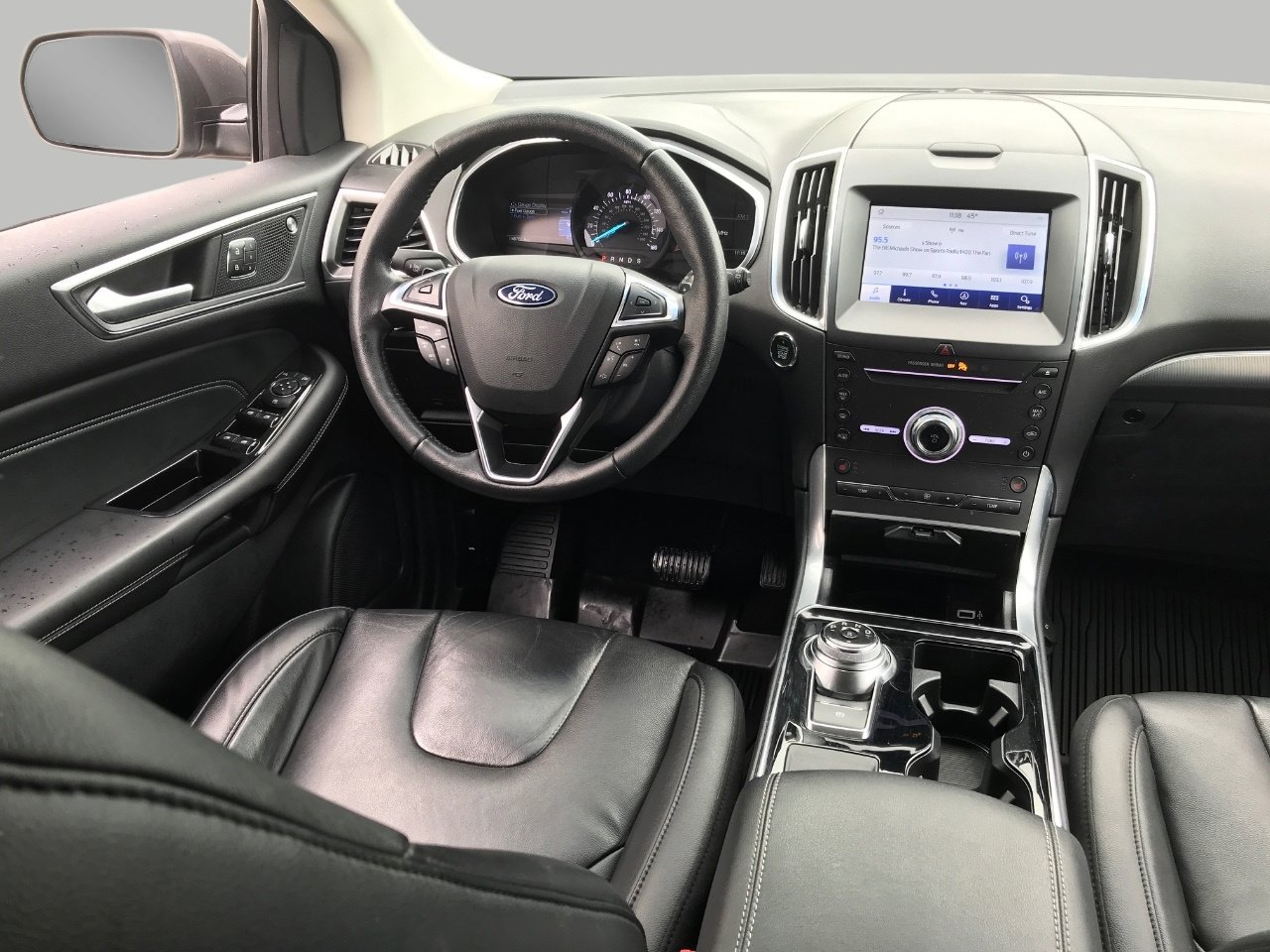 Used 2019 Ford Edge Titanium w/ Cold Weather Package AWD/4WD image 6
