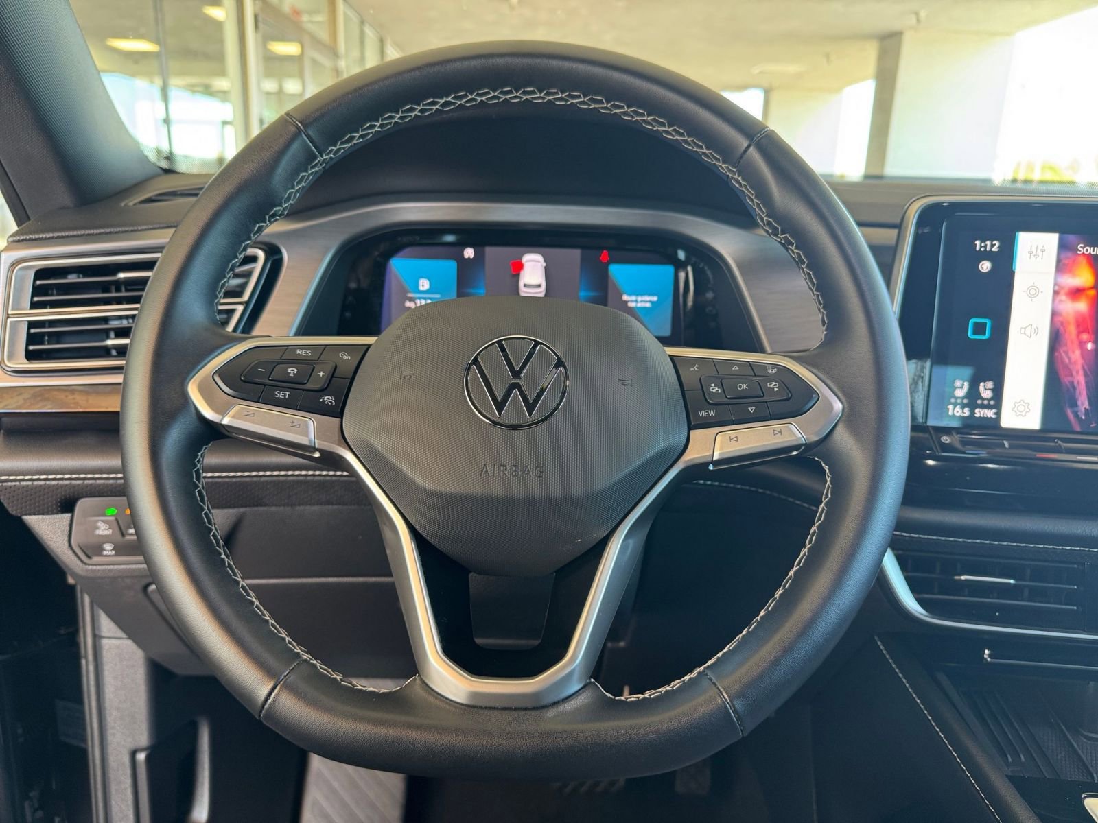 Used 2025 Volkswagen Atlas Cross Sport SE image 30