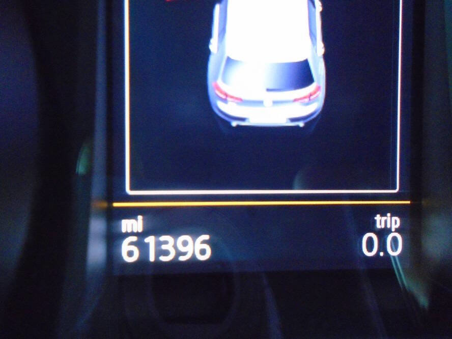 Used 2016 Volkswagen GTI SE w/ Driver Assistance Package image 9