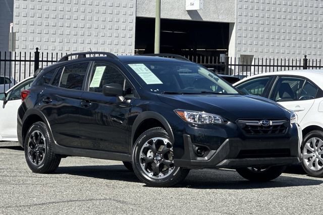 Used 2023 Subaru Crosstrek 2.0i image 2