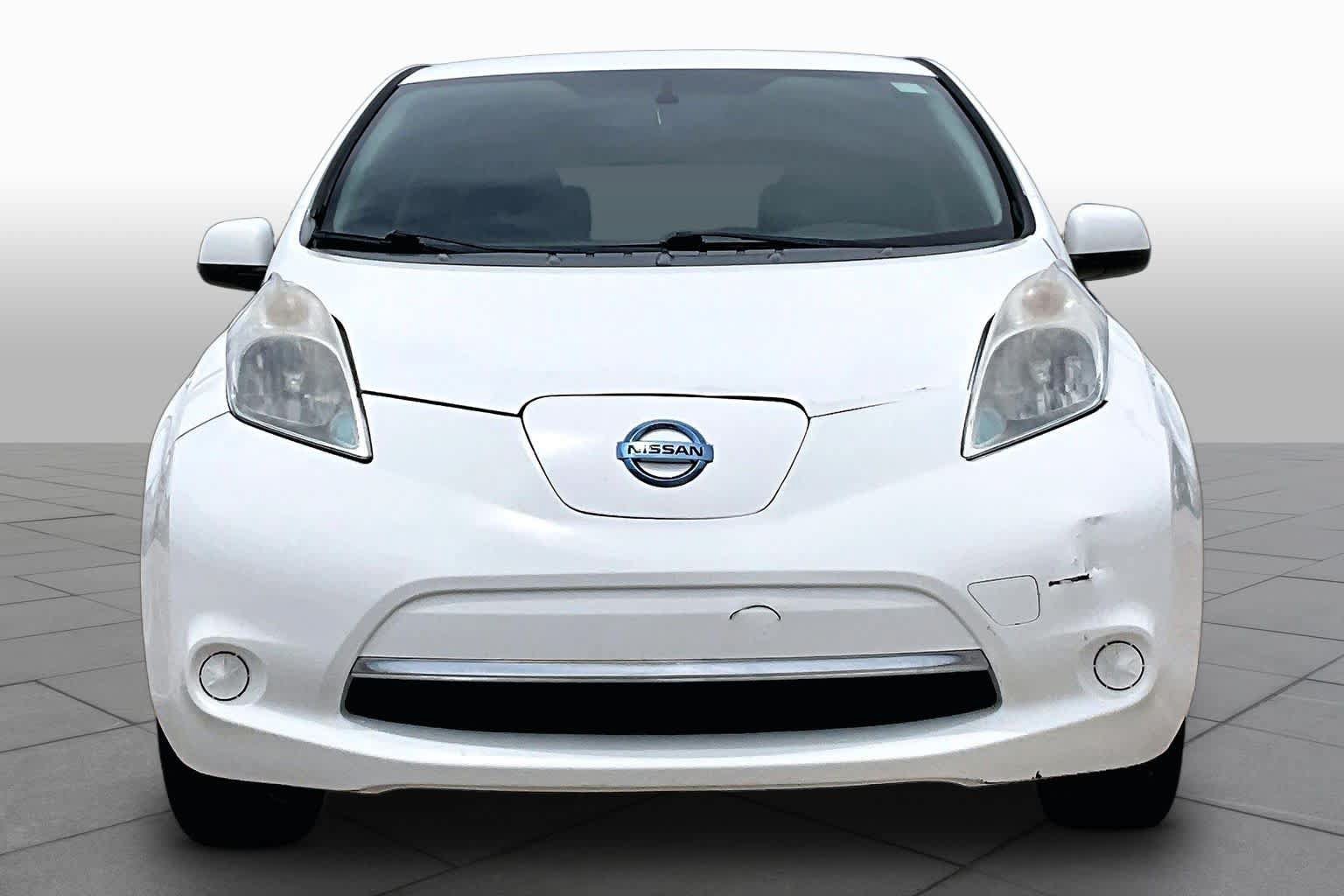 Used 2015 Nissan Leaf S w/ Charge Package FWD image 3